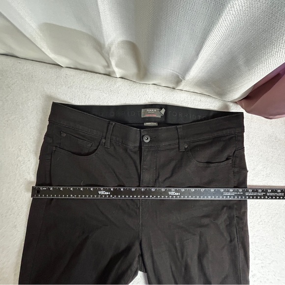 Torrid size 20R Black Jeans Bombshell Skinny Premium Stretch (687) - Picture 9 of 15